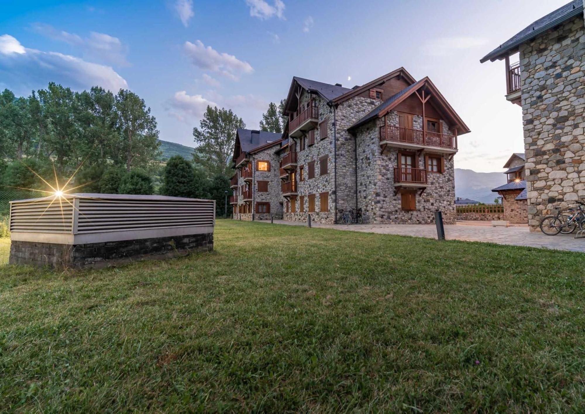 Loira Casa Sanchines Duplex De Lujo En Benasque Lägenhet Exteriör bild