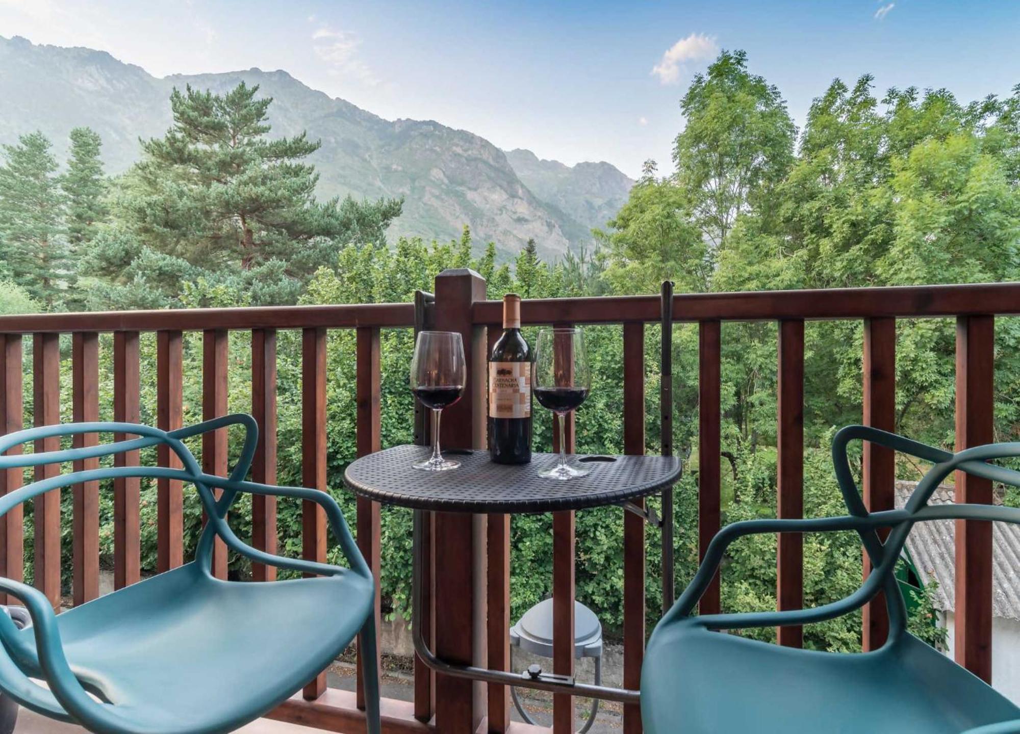 Loira Casa Sanchines Duplex De Lujo En Benasque Lägenhet Exteriör bild