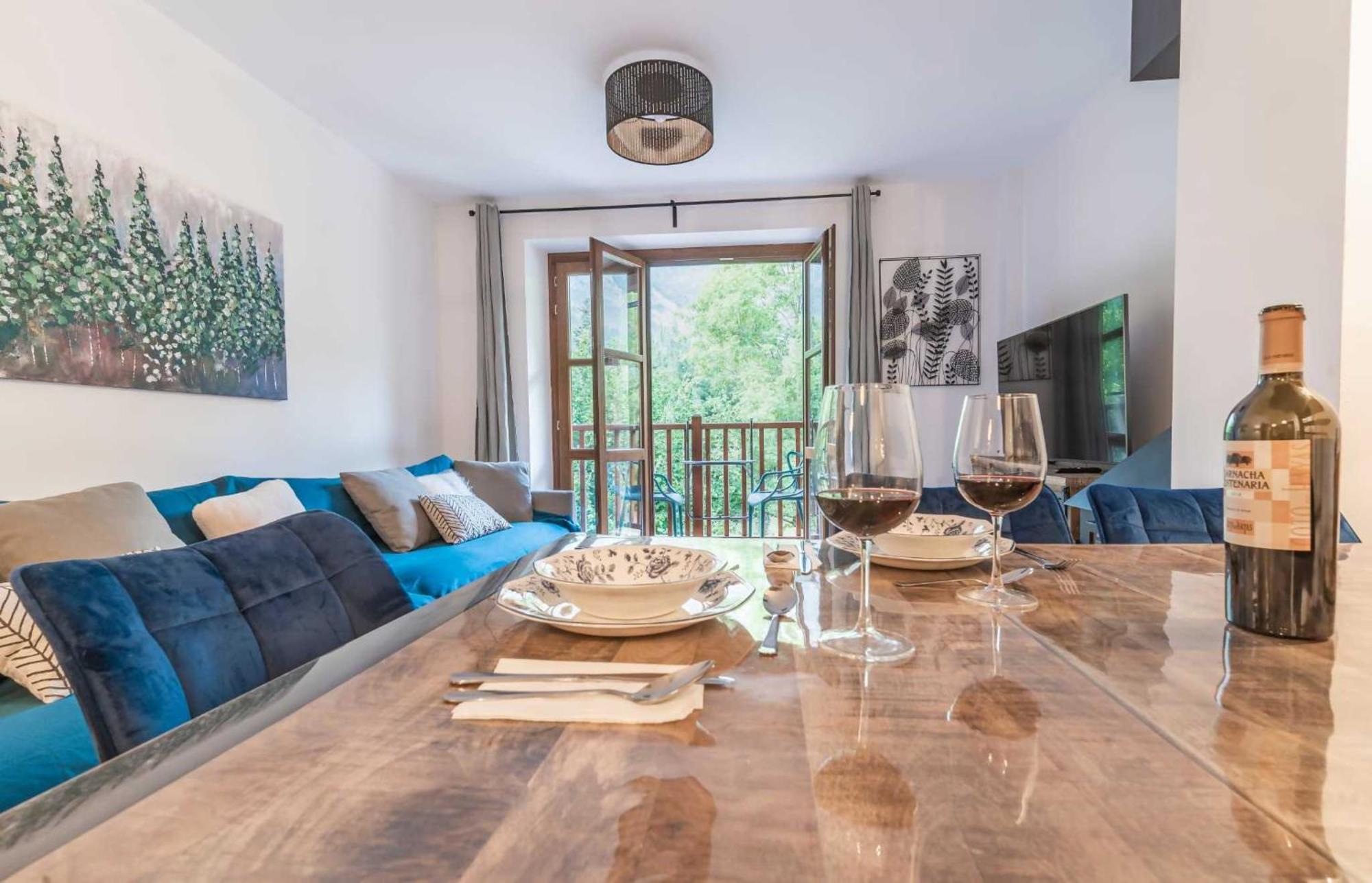 Loira Casa Sanchines Duplex De Lujo En Benasque Lägenhet Exteriör bild