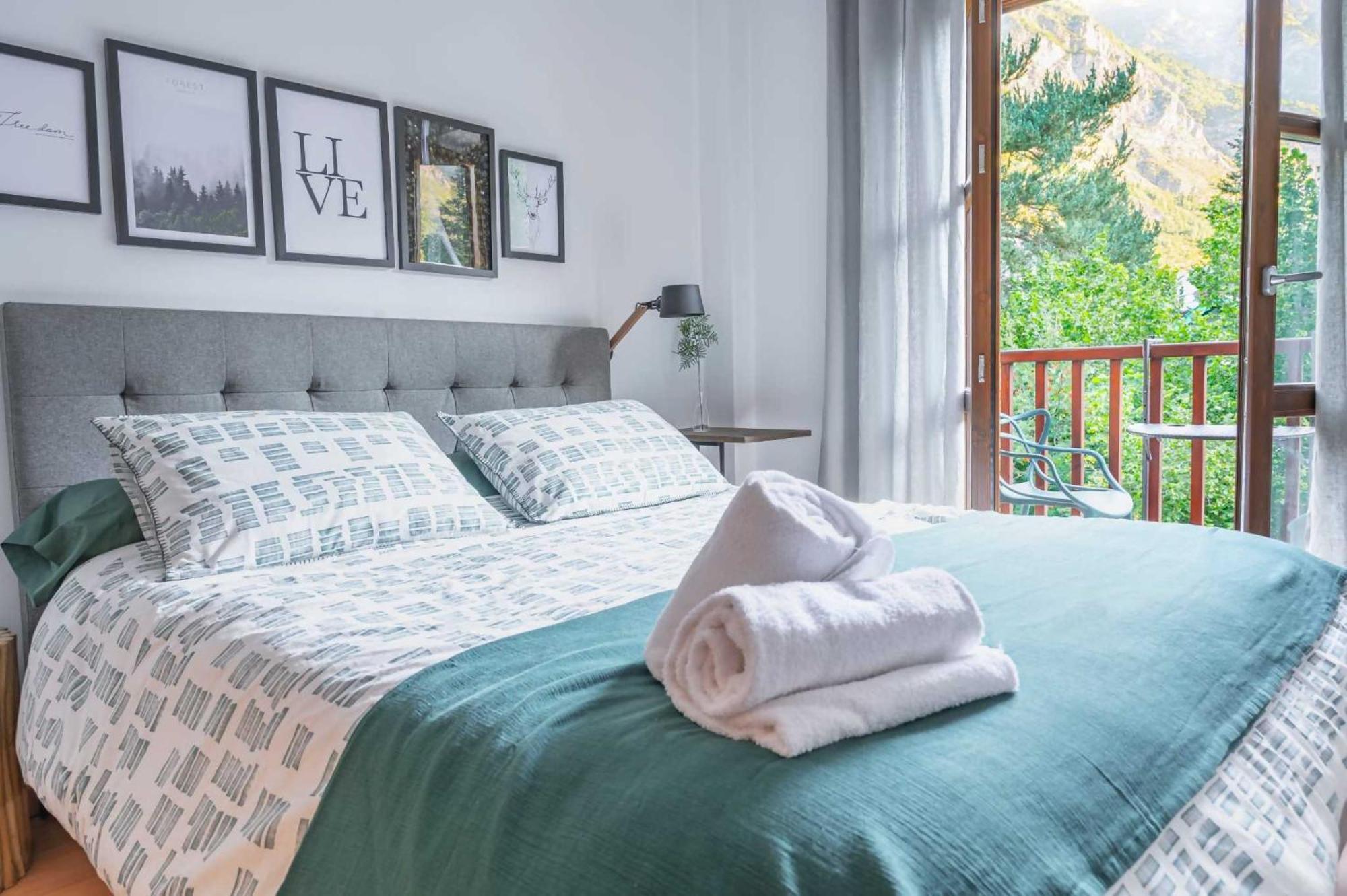 Loira Casa Sanchines Duplex De Lujo En Benasque Lägenhet Exteriör bild