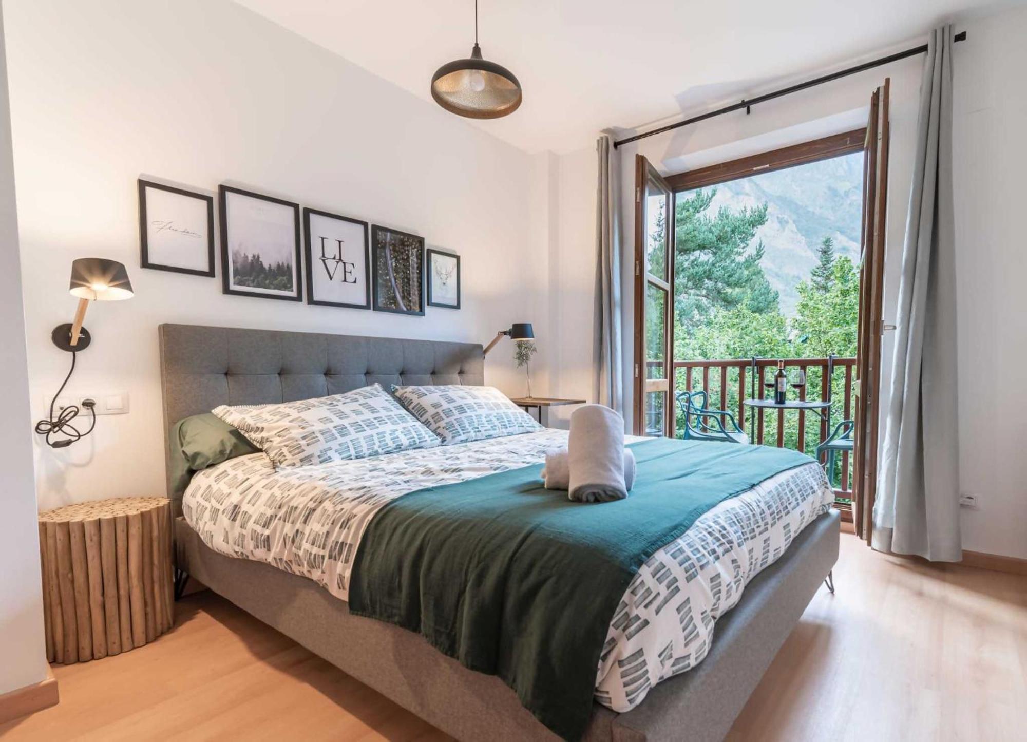 Loira Casa Sanchines Duplex De Lujo En Benasque Lägenhet Exteriör bild